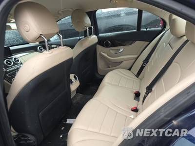 2015 Mercedes-Benz C 300 4MATIC Sedan - zdjęcie 13 z 40 - miniatura