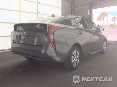 2016 Toyota Prius Two Eco - zdjęcie 4 z 29 - miniatura