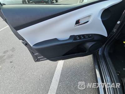 2016 Toyota Prius Two Eco - zdjęcie 9 z 29 - miniatura
