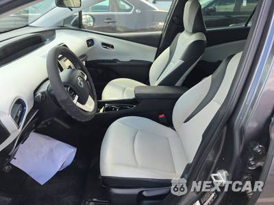 2016 Toyota Prius Three Touring - zdjęcie 7 z 18 - miniatura