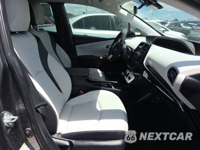 2016 Toyota Prius Three Touring - zdjęcie 8 z 18 - miniatura