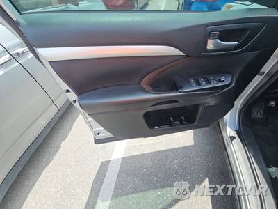 2019 Toyota Highlander XLE - zdjęcie 9 z 25 - miniatura