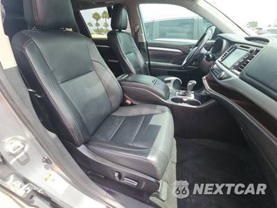2019 Toyota Highlander XLE - zdjęcie 8 z 25 - miniatura