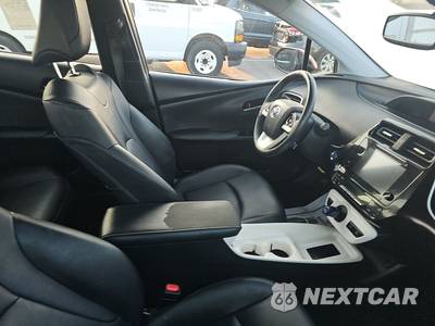 2016 Toyota Prius Four - zdjęcie 8 z 25 - miniatura