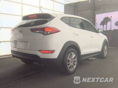 2017 Hyundai Tucson SE - zdjęcie 4 z 18 - miniatura