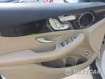2018 Mercedes-Benz GLC 300 - zdjęcie 9 z 18 - miniatura