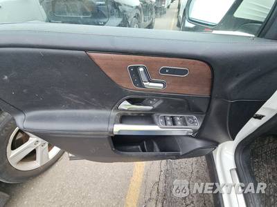 2021 Mercedes-Benz GLB 250 4MATIC - zdjęcie 9 z 19 - miniatura