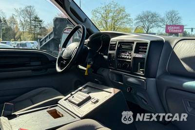 2005 Ford Excursion XLT - zdjęcie 13 z 70 - miniatura
