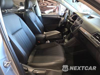 2023 Volkswagen Tiguan 2.0T SE - zdjęcie 8 z 31 - miniatura
