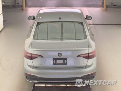 2024 Volkswagen Jetta SE - zdjęcie 5 z 50 - miniatura