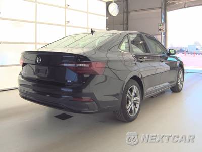 2024 Volkswagen Jetta SE - zdjęcie 4 z 34 - miniatura