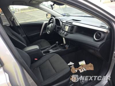 2018 Toyota RAV4 LE - zdjęcie 8 z 39 - miniatura