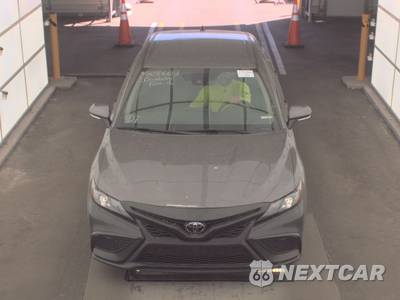 2024 Toyota Camry SE - zdjęcie 2 z 38 - miniatura