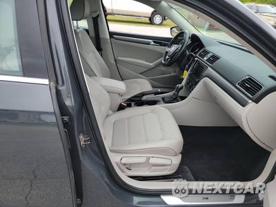 2016 Volkswagen Passat 1.8T R-Line w/Comfort Pkg - zdjęcie 8 z 39 - miniatura