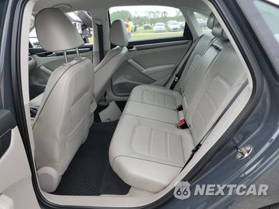2016 Volkswagen Passat 1.8T R-Line w/Comfort Pkg - zdjęcie 13 z 39 - miniatura
