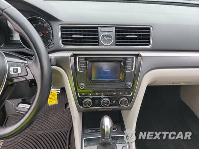 2016 Volkswagen Passat 1.8T R-Line w/Comfort Pkg - zdjęcie 11 z 39 - miniatura