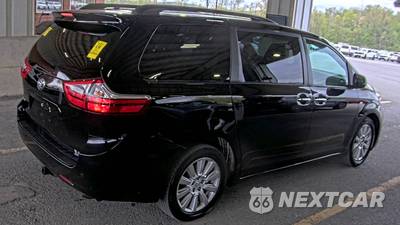 2017 Toyota Sienna XLE Premium 7-Passenger 119.3" WB - zdjęcie 4 z 40 - miniatura