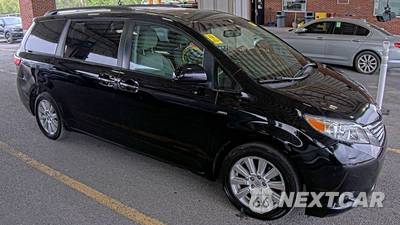 2017 Toyota Sienna XLE Premium 7-Passenger 119.3" WB - zdjęcie 3 z 40 - miniatura