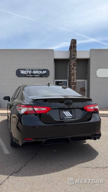 2019 Toyota Camry SE - zdjęcie 2 z 16 - miniatura