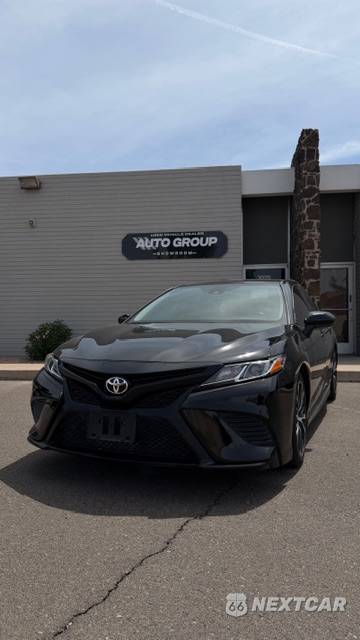 2019 Toyota Camry SE - zdjęcie 6 z 16 - miniatura