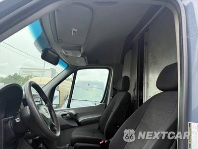 2018 Mercedes-Benz Sprinter 2500 Cargo Van Standard Roof 144.3" WB - zdjęcie 15 z 48 - miniatura