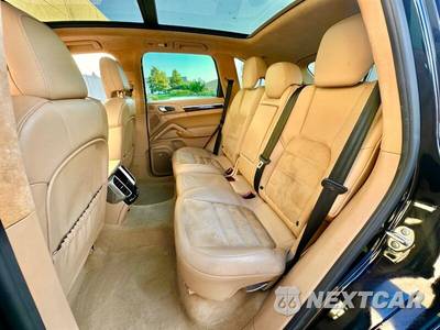 2014 Porsche Cayenne GTS - zdjęcie 22 z 27 - miniatura