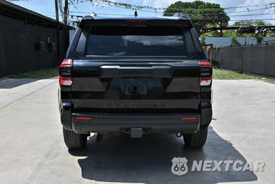 2025 Toyota 4Runner SR5 - zdjęcie 4 z 22 - miniatura