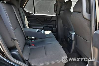 2025 Toyota 4Runner SR5 - zdjęcie 17 z 22 - miniatura