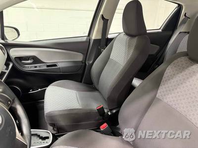 2017 Toyota Yaris LE Hatchback - zdjęcie 14 z 20 - miniatura
