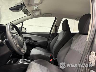 2017 Toyota Yaris LE Hatchback - zdjęcie 16 z 20 - miniatura