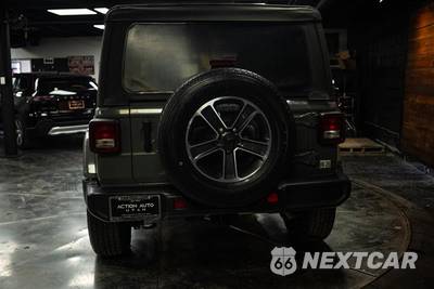 2023 Jeep Wrangler 4 Door Sahara - zdjęcie 6 z 26 - miniatura