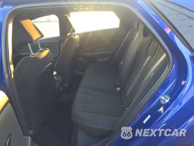 2025 Hyundai Elantra SEL Sport - zdjęcie 9 z 19 - miniatura
