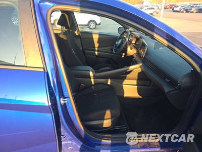 2025 Hyundai Elantra SEL Sport - zdjęcie 14 z 19 - miniatura
