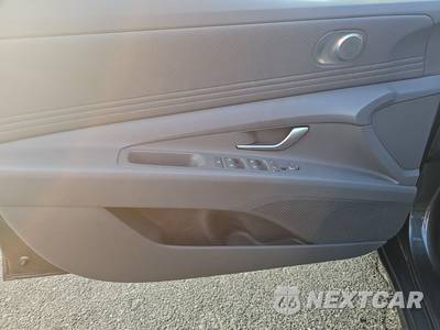 2025 Hyundai Elantra SEL Sport - zdjęcie 15 z 31 - miniatura