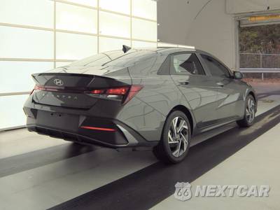 2025 Hyundai Elantra SEL Sport - zdjęcie 4 z 20 - miniatura