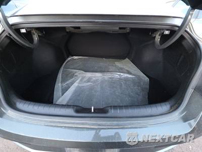 2025 Hyundai Elantra SEL Sport - zdjęcie 11 z 26 - miniatura