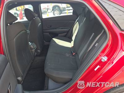 2025 Hyundai Elantra SEL Sport - zdjęcie 9 z 21 - miniatura