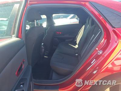 2025 Hyundai Elantra SEL Sport - zdjęcie 9 z 21 - miniatura