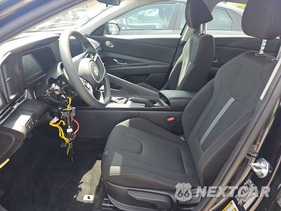 2025 Hyundai Elantra SE - zdjęcie 5 z 21 - miniatura