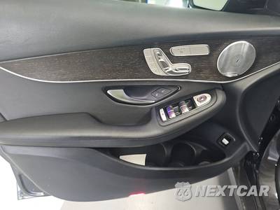 2020 Mercedes-Benz GLC 300 4MATIC - zdjęcie 9 z 26 - miniatura
