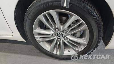 2016 Toyota Camry Hybrid SE - zdjęcie 24 z 43 - miniatura
