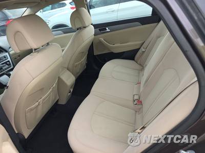 2016 Hyundai Sonata SE - zdjęcie 13 z 18 - miniatura