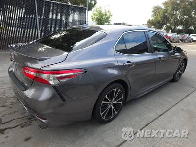 2019 Toyota Camry SE - zdjęcie 4 z 54 - miniatura