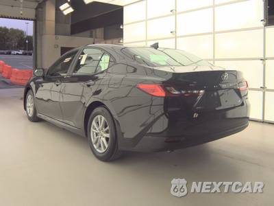 2025 Toyota Camry LE - zdjęcie 6 z 44 - miniatura