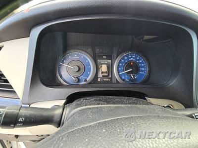 2015 Toyota Sienna XLE 8-Passenger 119.3" WB - zdjęcie 12 z 19 - miniatura