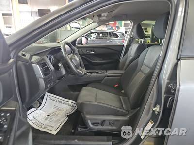 2025 Nissan Rogue SV - zdjęcie 7 z 27 - miniatura