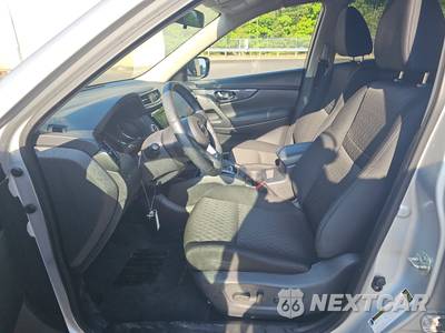 2020 Nissan Rogue SV - zdjęcie 7 z 30 - miniatura