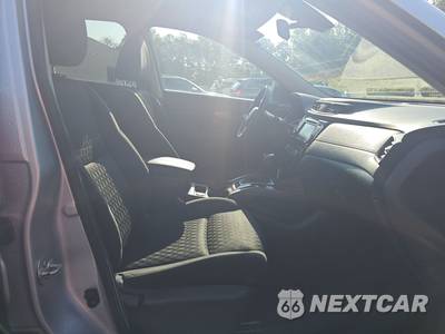 2020 Nissan Rogue SV - zdjęcie 8 z 30 - miniatura