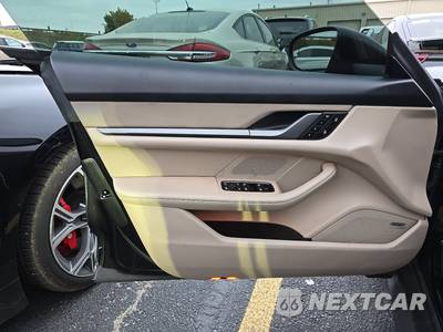 2025 Porsche Taycan - zdjęcie 9 z 21 - miniatura