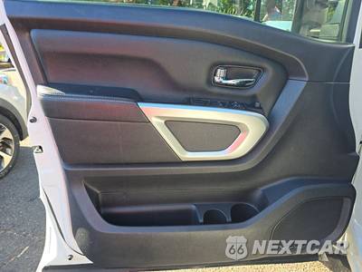 2018 Nissan TITAN PRO-4X Crew Cab Short Bed - zdjęcie 9 z 23 - miniatura
